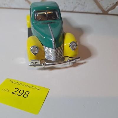 Sale Photo Thumbnail #663: approx 7 inches long the hood opens this is a diecast truck from Golden Wheel in great shape.  Perfect for a collector