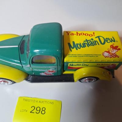 Sale Photo Thumbnail #657: approx 7 inches long the hood opens this is a diecast truck from Golden Wheel in great shape.  Perfect for a collector