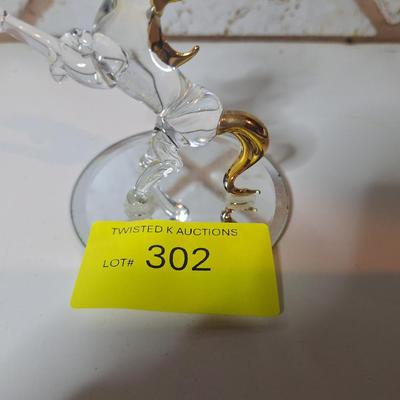 Sale Photo Thumbnail #676: maker is unknown, looks to have gold plating.