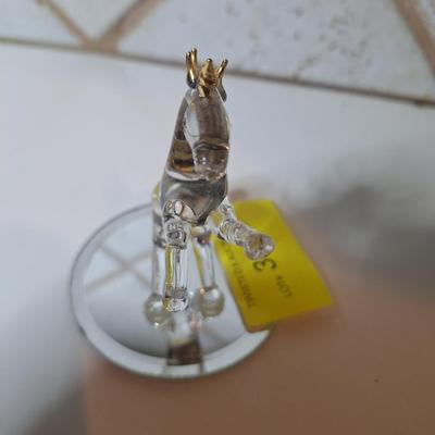 Sale Photo Thumbnail #678: maker is unknown, looks to have gold plating.