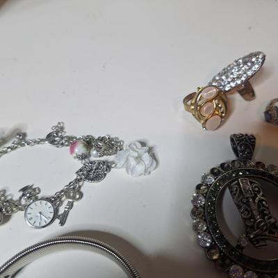 Sale Photo Thumbnail #723: jewelry bundle, all costume