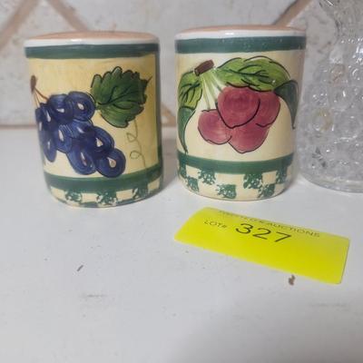 Sale Photo Thumbnail #781: salt and Pepper Shakers