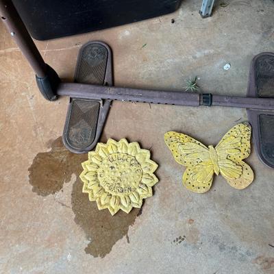 Sale Photo Thumbnail #186: Fully adjustable small table and couple of stepping stones