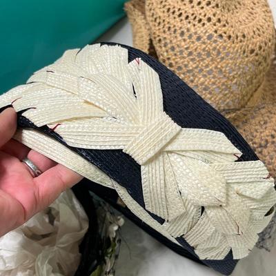 Lot 385 Vintage hats #2