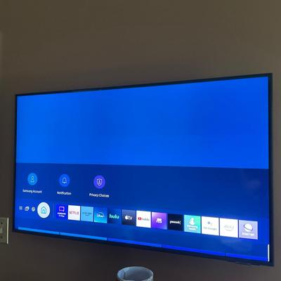 C213 Samsung Flatscreen 43" Television