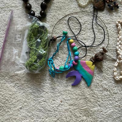 C216 Lot of Miscellaneous Costume Jewelry