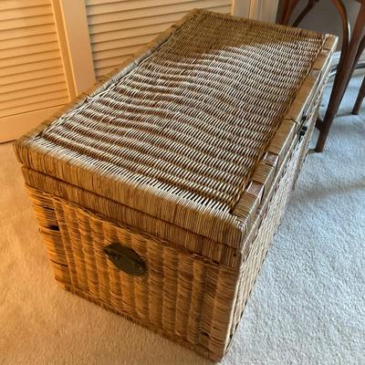 C217 Wicker Chest
