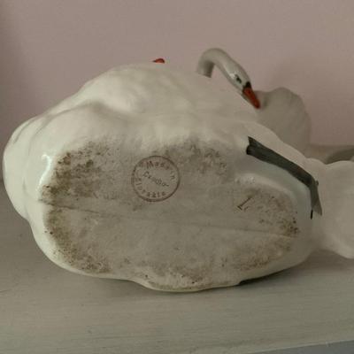 A220 Five Czechoslovakian Swan Statues