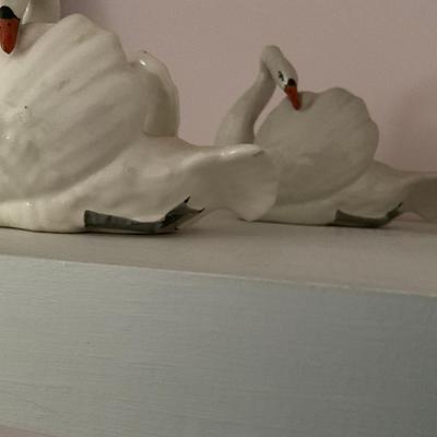 A220 Five Czechoslovakian Swan Statues