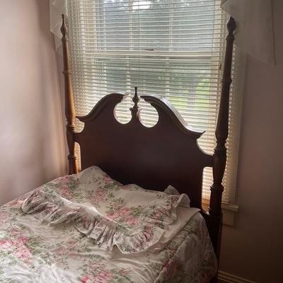 A227 Pair of Twin Colonial Yew Wood Post Beds with Laura Ashley Bedding