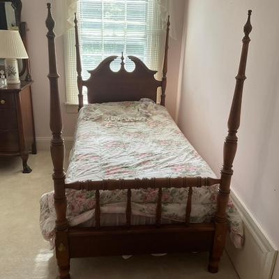 A227 Pair of Twin Colonial Yew Wood Post Beds with Laura Ashley Bedding