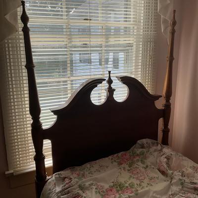 A227 Pair of Twin Colonial Yew Wood Post Beds with Laura Ashley Bedding