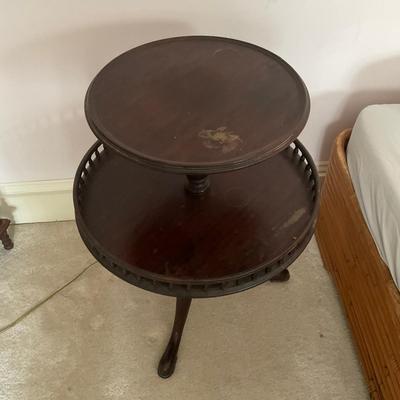 A238 Vintage Two Tier Mahogany Round Table