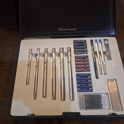 Sale Photo Thumbnail #790: Pen set