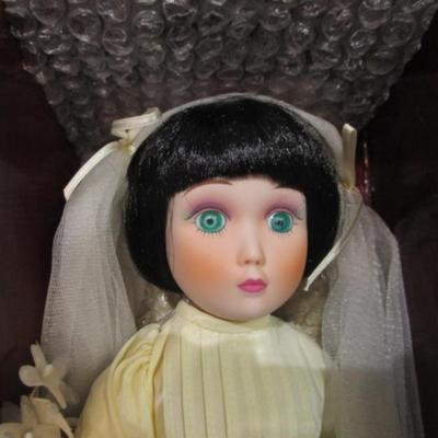 Sale Photo Thumbnail #2: New in box, Danbury mint, 13" tall, has stand