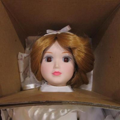 Sale Photo Thumbnail #15: New in box, Danbury mint, 13" tall, has stand