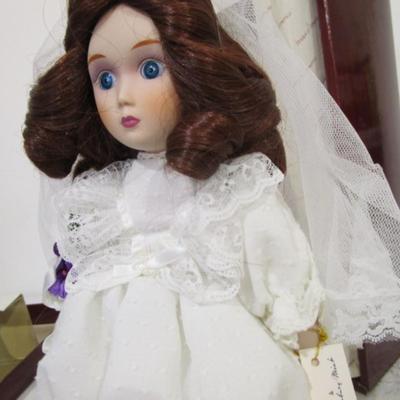Sale Photo Thumbnail #25: New in box, Danbury mint, 13" tall, has stand