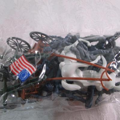 Sale Photo Thumbnail #122: 26 pieces (includes cannons flag, etc.), See pictures