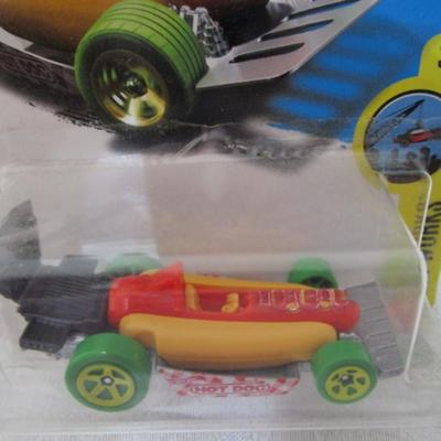 Sale Photo Thumbnail #211: Bugs Bunny car and Hot Dog car