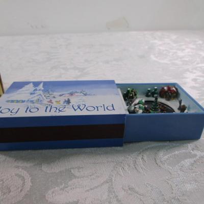 Sale Photo Thumbnail #283: Plays "Joy to the World", includes instructions