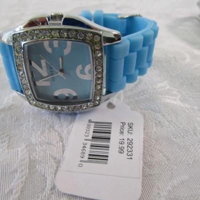 Sale Photo Thumbnail #523: Geneva is new with tag, see pictures