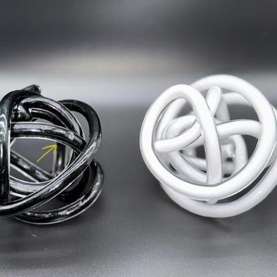 Glass Knot Black and White Set