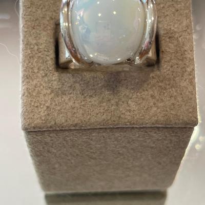 Unique marble ring with marbles