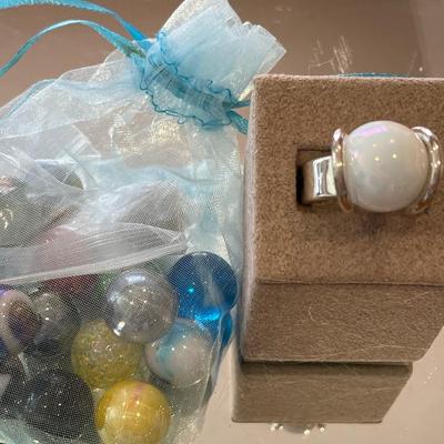 Unique marble ring with marbles