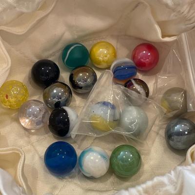 Unique marble ring with marbles