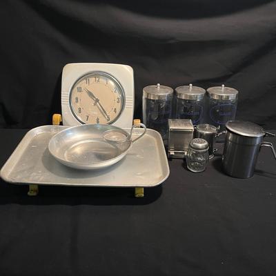 Glass Sundry Jars & More Retro Items (D-MG)