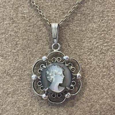 925 cameo and chain with 925 post earrings