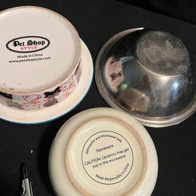 Dog Training Collar, Feed Container & More Dog Items (C-MG)