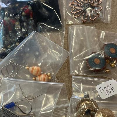 Nature theme post earrings