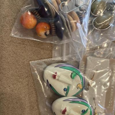 Nature theme post earrings