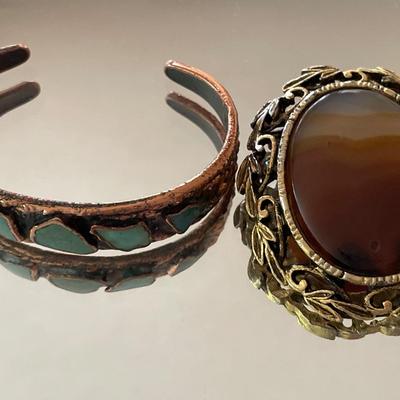 Agate brooch with turquoise bracelet