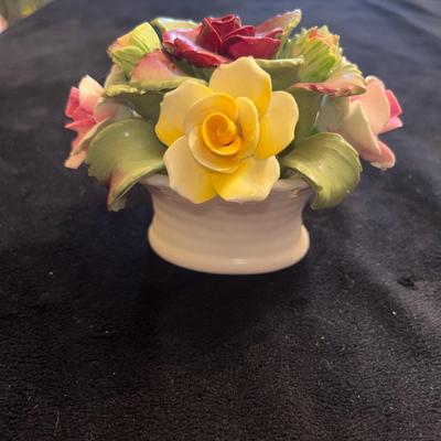 Sale Photo Thumbnail #347: Fine Bone China flower basket