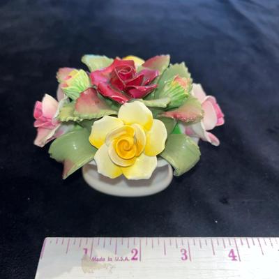 Sale Photo Thumbnail #348: Fine Bone China flower basket