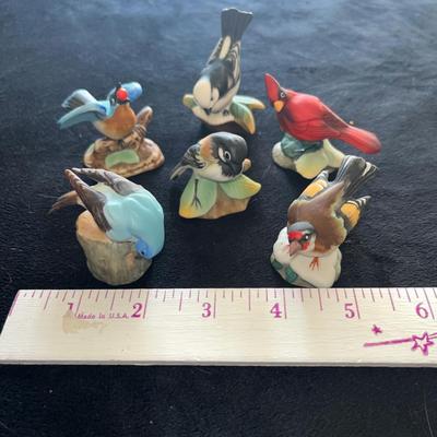 Sale Photo Thumbnail #361: Set of 6 small ceramic birds - see pics for details