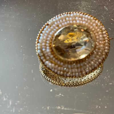 Beautiful citrine and pearl brooch