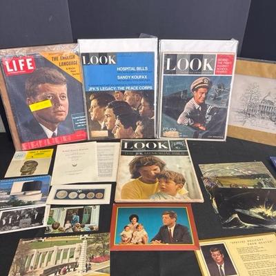 Lot 95 collection of books,magazines and cards