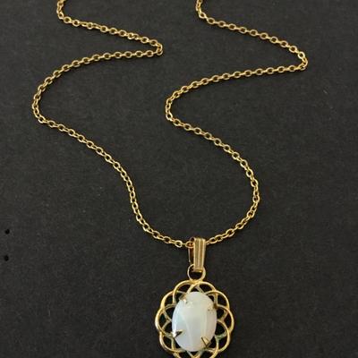 Vintage moonstone dainty pendant necklace