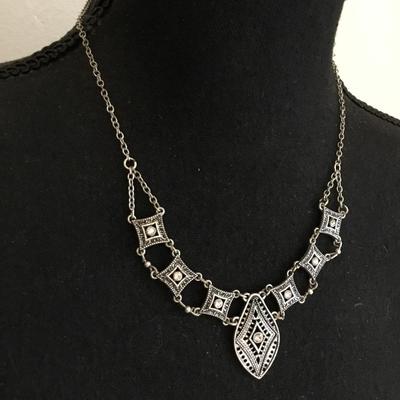 Beautiful Silver-tone necklace
