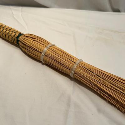 Hand-Crafted Gourd Vase & Straw Broom (D-RG)