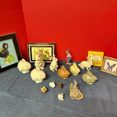 Lot 82 collection of bunny related items