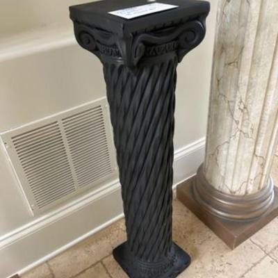 Pedestal - Black