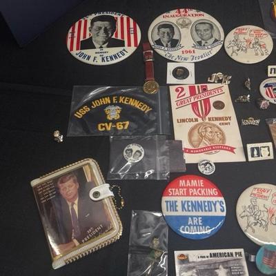 Lot 105 presidential buttons, wallet and pins