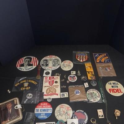 Lot 105 presidential buttons, wallet and pins