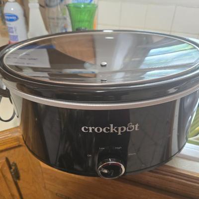 Crockpot brand slow cooker