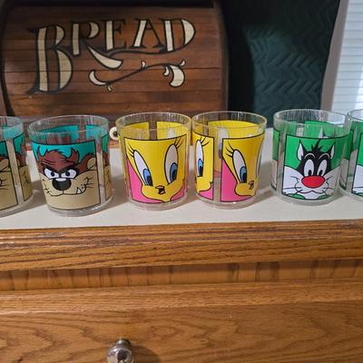 Looney tunes glasses