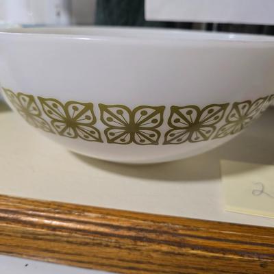 Pyrex bowls